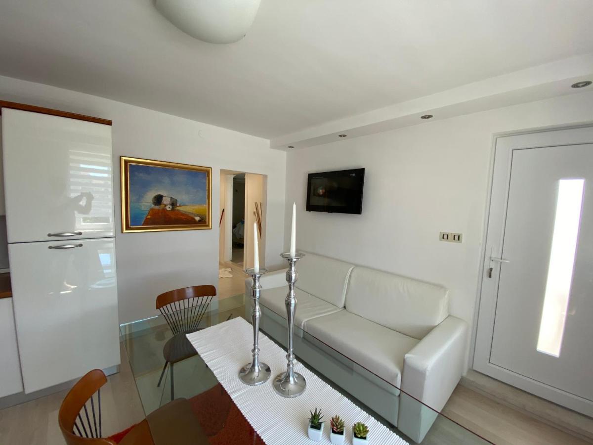 Apartments Roberta Novigrad  Bagian luar foto