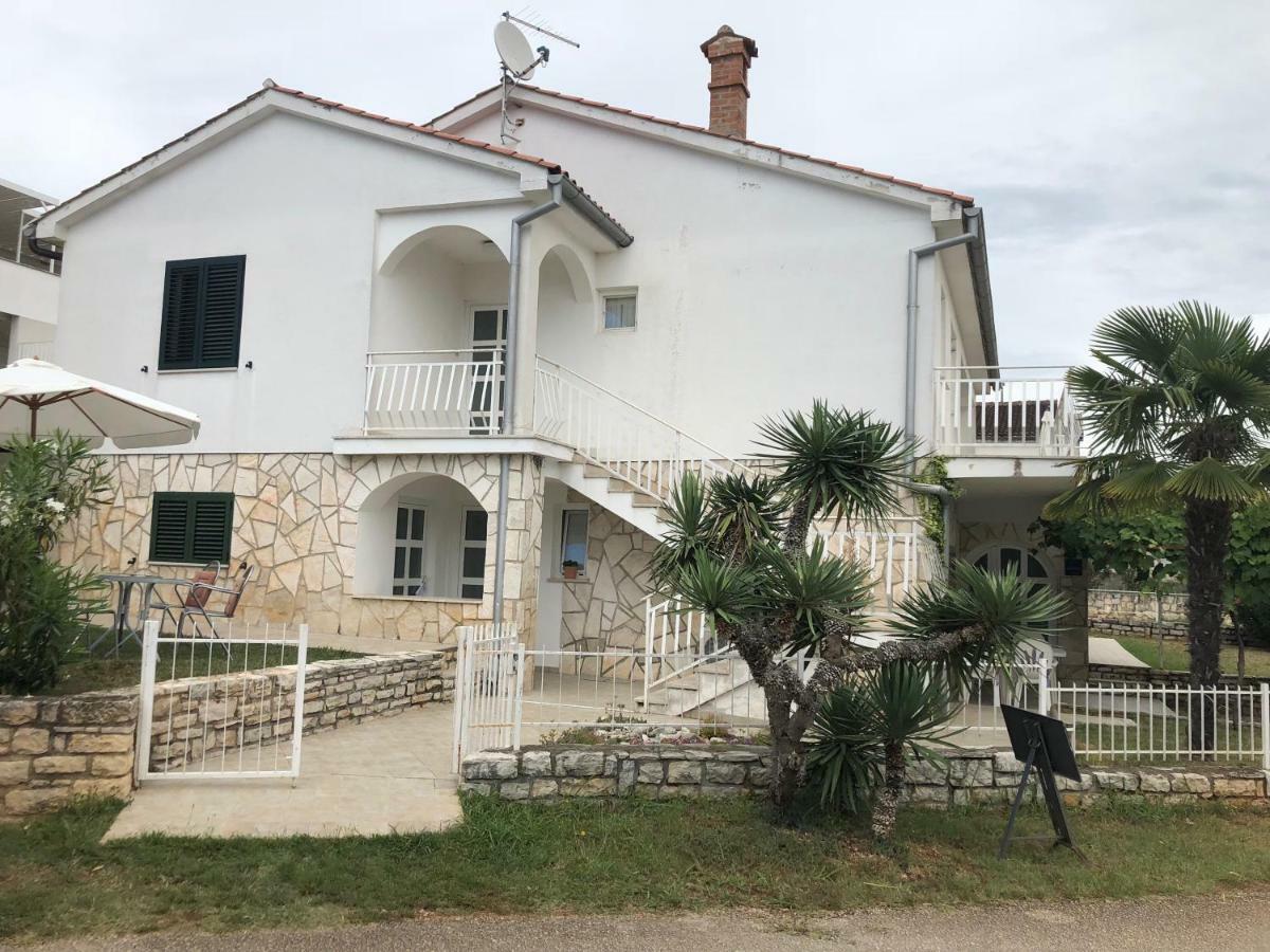 Apartments Roberta Novigrad  Bagian luar foto
